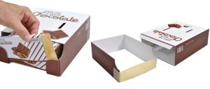 Thimm xPOSe® | pull. Dieses Warenzugsystem mit integriertem Einschub, an dem ein elastisches Band befestigt ist, stellt eine Optimierung der bekannten Vorschubsysteme dar.