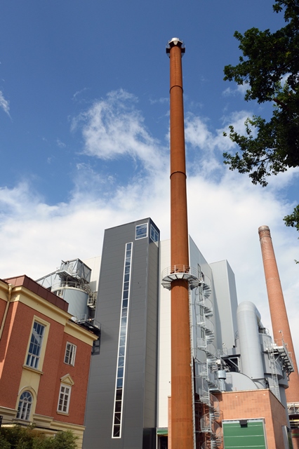 Turm der Biopower-Anlage (Werk Metsä Board Kyro).