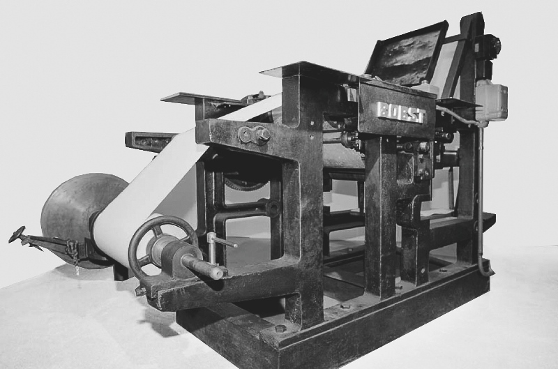 Erste Bobst Prägedruckmaschine, etwa 1912.