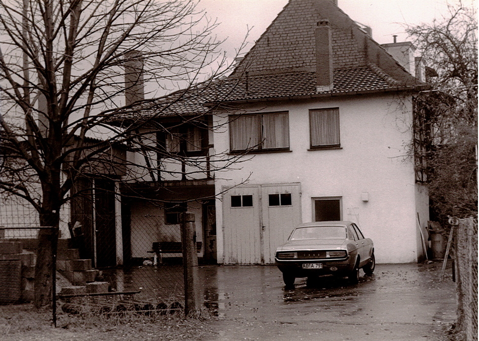 Am Leidener Stadtweg wurde es Anfang der 1960iger Jahre zu eng.