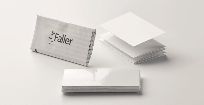 Das neue Lösung von Faller: Ein Outsert wird mit einer Patient Alert Card kombiniert und in Folie eingeschweißt. (Bild: August Faller GmbH & Co. KG)