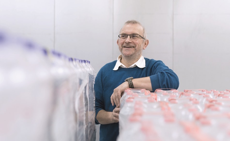 Karl-Heinz Klumpe, Product Manager Packaging, ist nicht nur einer der ältesten noch aktiven Mitarbeiter, er ist auch einer der Köpfe hinter den aktuellen Verpackungsanlagen aus Kleve. (Bild: KHS)