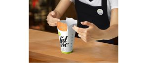 Das Lidloc-Konzept für Kartonbecher von Metsä Board.