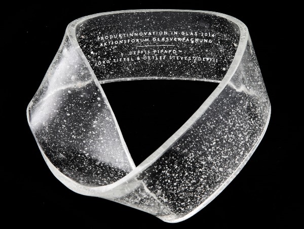 Produktinnovation in Glas Möbiusband
