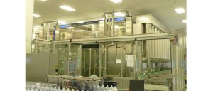 Zwei parallel installierte Kühl- und Trockentunnel mit geschlossenem Kühlkreislauf sichern eine optimierte Betriebswirtschaftlichkeit. (Bild: B. Braun)