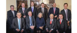 hinten (von links nach rechts): Dr. Thomas Cord, Roland Bent, Christian Wolf, Heinz Eisenbeiss, Dr. Steffen Haack, Gunther Koschnick und vorne (von links nach rechts): Maximilian Brandl, Martin Roschkowski, Renate Pilz, Günter Baumüller, Udo Aull