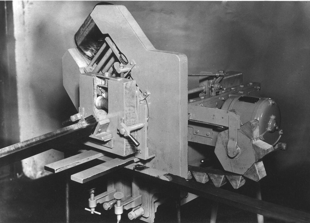 TU ALPMA Prototyp der ersten Verpackungsmaschine 1940iger