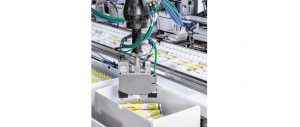 Mit der neuen 3D-Kamera ist es möglich, Position und Drehlage von Produkten exakt an den Roboter weiter zu geben. (Bild: Gerhard Schubert GmbH)