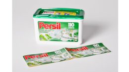 Das klassische grüne Etikett im Retro-Design ziert die Jubiläumsverpackung zum 110. Geburtstag von Persil.