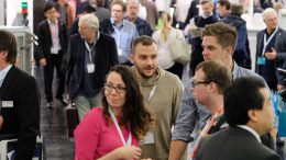 Auch dieses Jahr erwarten die Macher der „SPS IPC Drives“ wieder viele Besucher. Deswegen wurde eine Halle mehr belegt. Bild: Mesago/Thomas Geiger