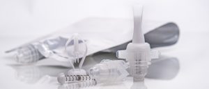 Für Schülke + Mayr entwickelte Pöppelmann FAMAC® einen hygienischen Einschweiß-Ausgießer, der verhindert, dass Verunreinigungen in das Produkt dringen.