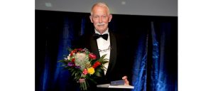 Eckhard Bluhm, Gründer und Geschäftsführer der BluhmWeber Group, nahm die Premier-Ehrenplakette beim Großen Preis des Mittelstands entgegen. Bild: OPS Netzwerk GmbH, Creative Commons CC-BY-2.0