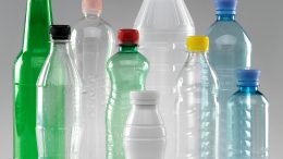 PET-Flaschen werden zu 98 Prozent wiederverwertet. Bild: Starlinger