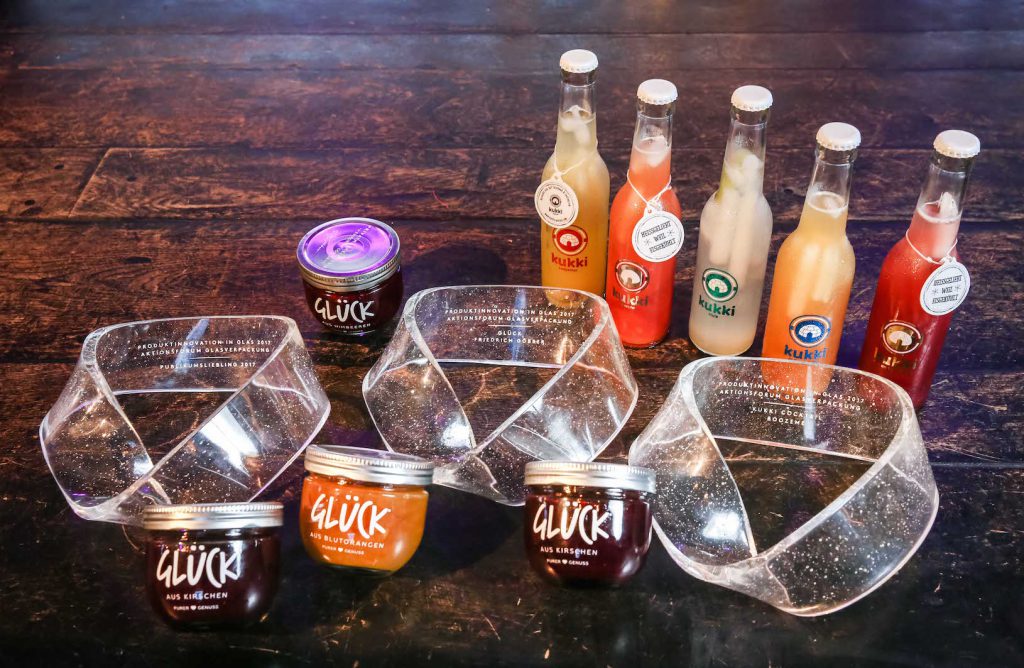 Die Gewinnerprodukte 217: GLÜCK und kukki mit den Trophäen.