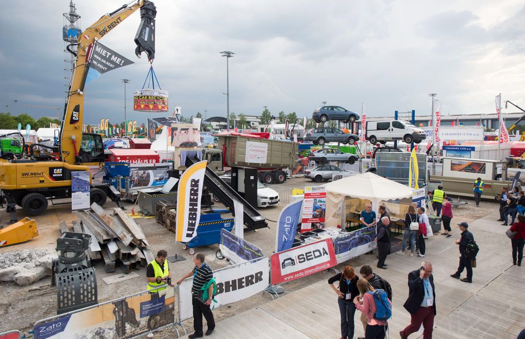 Auf dem IFAT-Freigelände gab es teils spektakuläre Live-Demonstrationen zu sehen. (Bild: Messe München)