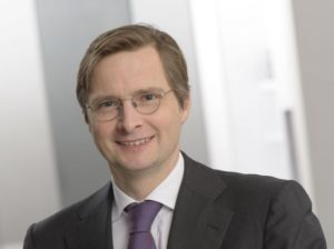 Dr. Henrik Follmann