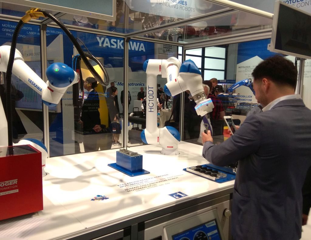 Kollaborativer Roboter Motoman HC10DT von Yaskawa