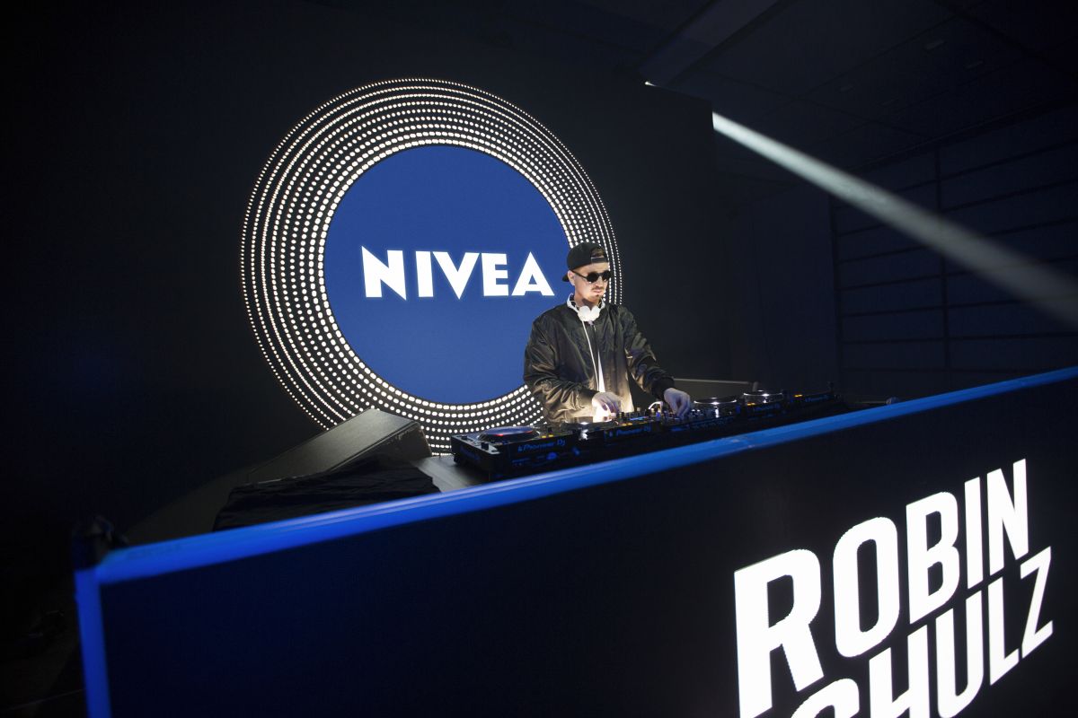 DJ Robin Schulz wirbt für Nivea