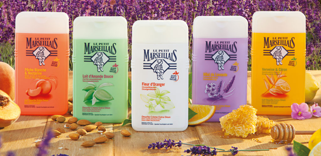 Bereits weitgehend recycelbar sind die Verpackungen der neuen Le Petit Marseillais-Reihe von Johnson & Johnson. (Bild: Johnson & Johnson)