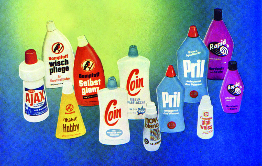 Beispiele für auf Kautex-Maschinen gefertigte Flaschen aus den 1960er-Jahren.