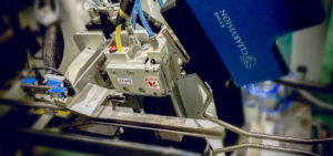 Klebstiffapplikator 3NCR und Inspektionssystem ClearVision von Valco Melton