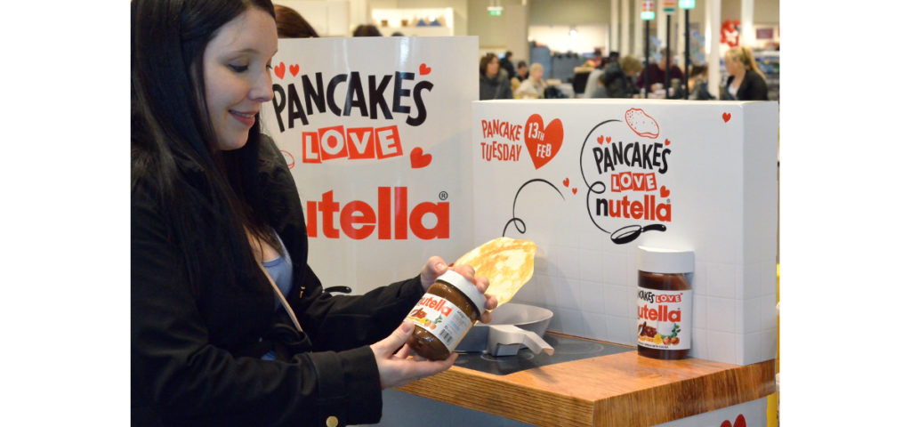 Nutella-Werbedisplay zum Pfannkuchentag (Bild: STI Group)
