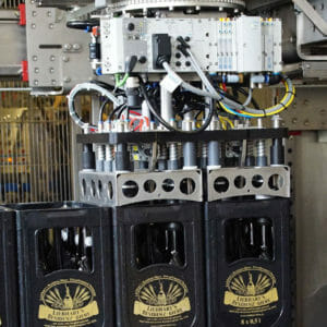 Es wurde ein völlig neuer Pack- und Greiferkopf mit beweglichen Packtulpen entwickelt. (Bild: broesele)