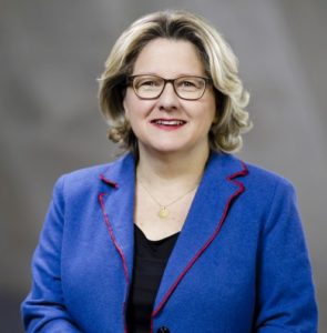 Bundesumweltministerin Svenja Schulze (Bild: BMU/ Thomas Trutschel)