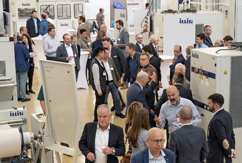 Über 300 Teilnehmer aus aller Welt kamen an den beiden Veranstaltungstagen. (Bild: ILLIG)