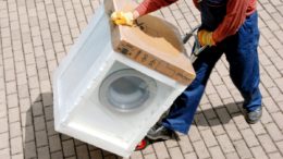 Waschmaschinen-Transportverpackung mit EPS (Bild: esemelwe/IK)