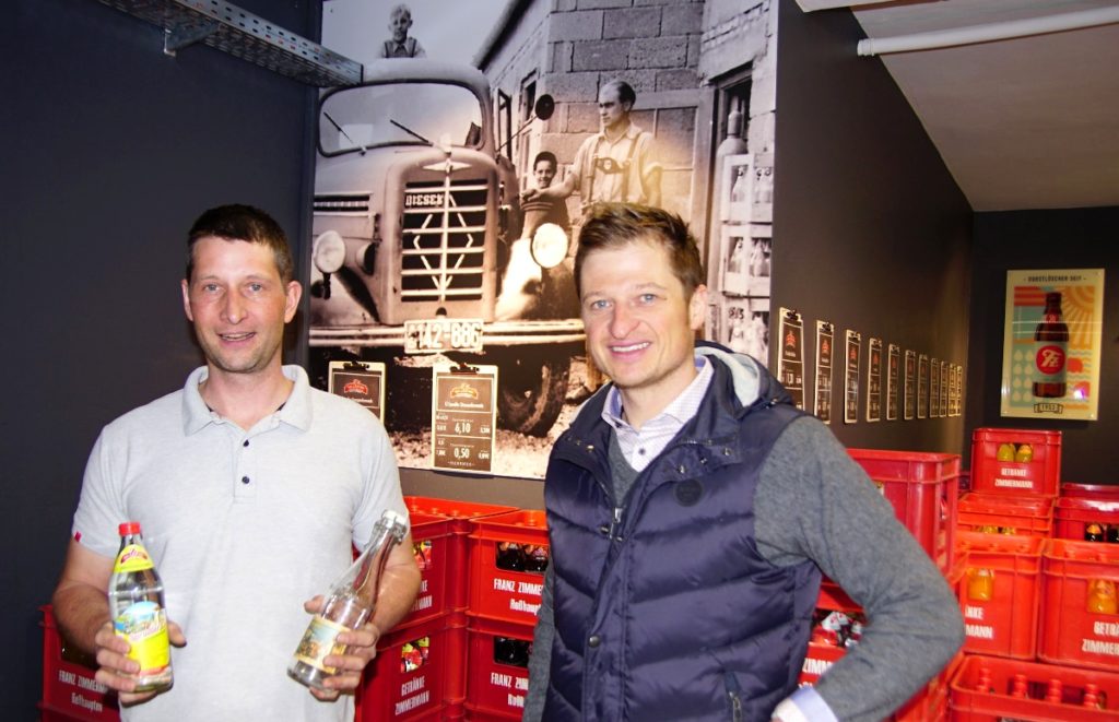 Produktionsleiter Christian Egger (l.) und sein Cousin und Geschäftsführer Franz Zimmermann , FZ-Getränke GmbH.