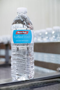 Die Richmonds aus Florida sind echte Pioniere: Mit ihrer Silver Springs Bottled Water Company verkaufen die Amerikaner seit 1991 in Flaschen angefülltes Wasser. (Bild: KHS Gruppe)