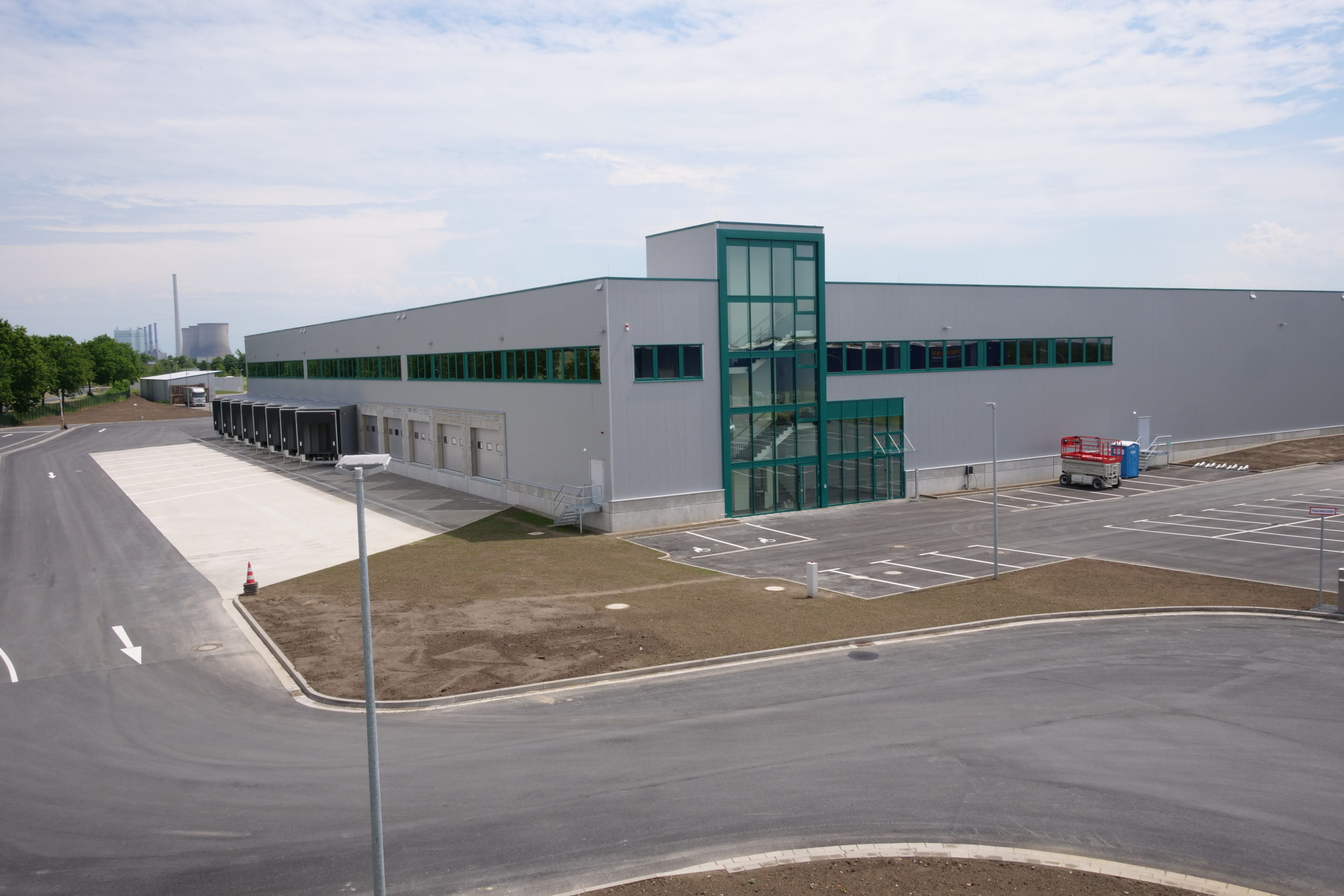 Lagerhalle Außenansicht (Bild Klingele Papierwerke GmbH & Co. KG) packaging journal