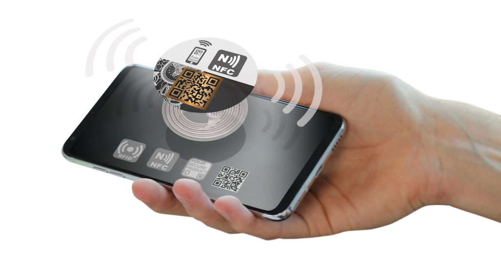 Das ausgezeichnete „VOID- Etikett für Flaschen mit integriertem NFC-Chip“ (Bild: Securikett)