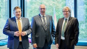 Kontinuität und Wechsel an der Spitze des GDA: Marius Baader, Christian Wellner, Hinrich Mählmann (v.l.n.r., Bild: GDA)