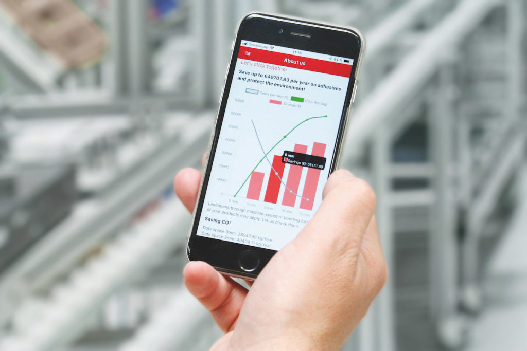 With the innovative GlueCalc app for smartphones from Baumer hhs, packaging manufacturers can quickly, conveniently and scientifically determine the extent to which switching from glue beads to glue dots reduces glue consumption and thus CO2 emissions directly on their production lines. (Image: Baumer hhs)