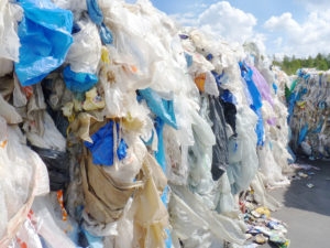 REMONDIS und Neste wollen gemeinsam chemisches Recycling von Kunststoffabfällen entwickeln (Bild: Neste Corporation)