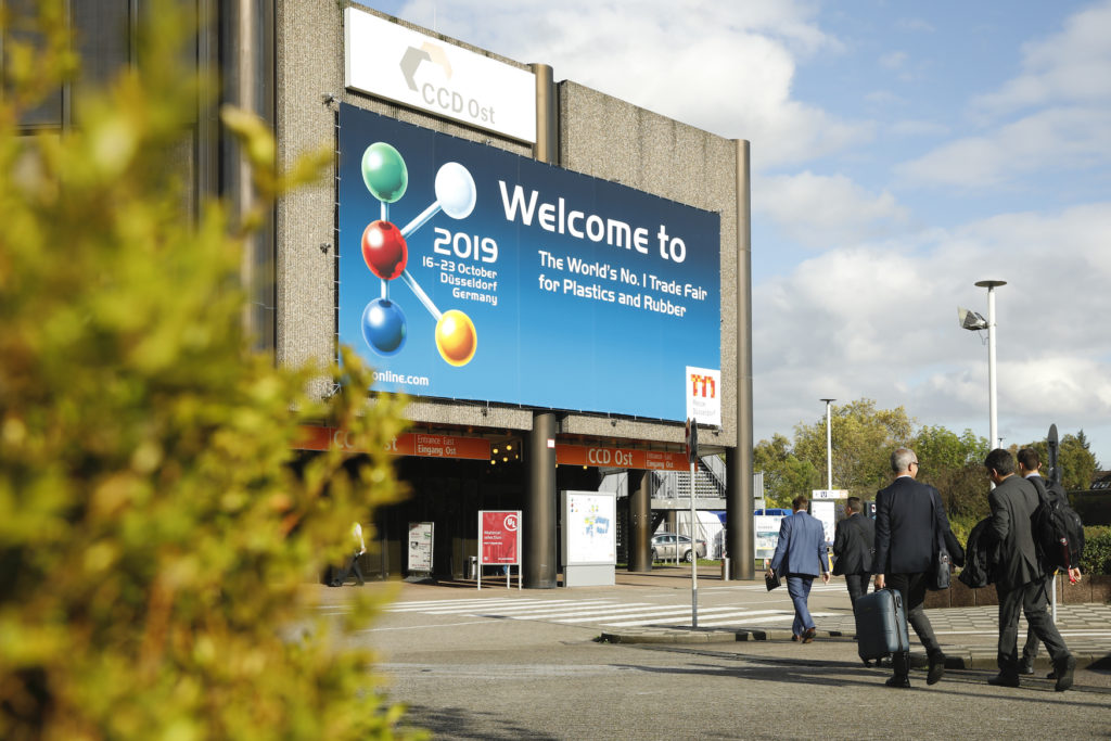 Ihr komplettes Leistungsspektrum und die ganze Vielfalt innovativer Anwendungen präsentiert die Kunststoff- und Kautschukbranche auf ihrer weltweit wichtigsten Messe, der K 2019. (Bild: Messe Düsseldorf / ctillmann)