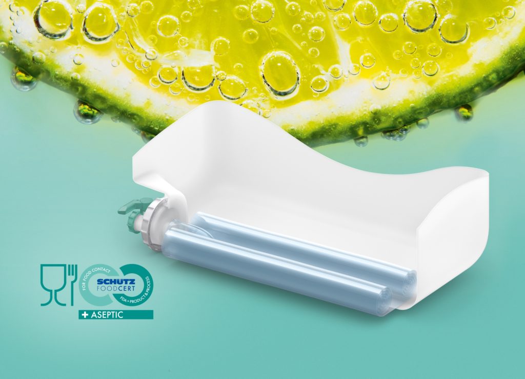 Der speziell gefaltete Liner richtet sich automatisch während des Befüllvorgangs im IBC-Innenbehälter selbst aus. (Bild: Schütz)