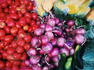 Die Tafel erhielt Kundenspenden von knapp 500.000 gefüllten Tüten. (Bild: Andres Carreno/Unsplash.com)
