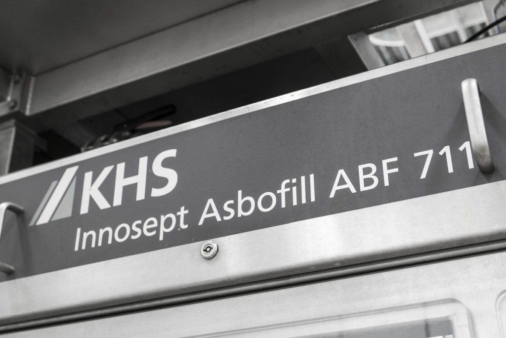 Bei sensitiven Getränke verlässt sich Inhaber Yahya Abbas von Ya Ya Foods ganz auf die Aseptik-Kompetenz von KHS. (Bild: KHS Gruppe)