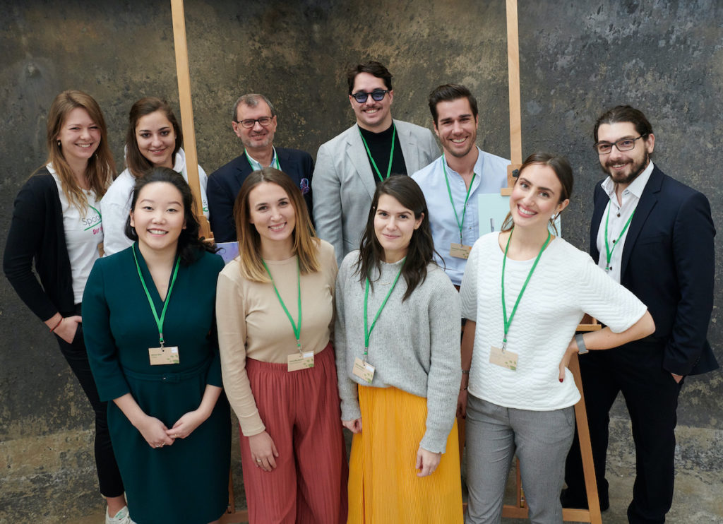 Aldi sucht erneut Startups für nachhaltige Verpackungslösungen. Sieben Startups durften heute in Essen ihre Ideen vorstellen. (Bild: obs/Aldi)