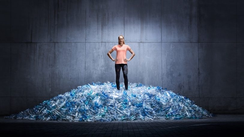 Bei der Herstellung der nachhaltigen Sportkollektion setzt Kaufland auf recyceltes Plastik - beispielsweise aus PET-Flaschen. (Bild: Kaufland)