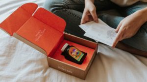 Drucktechnologien, um kundenindividuelle Produkte und Verpackungen zu erstellen, die Aufmerksamkeit erregen und eine emotionale Verbindung mit einer Marke herstellen, sind unerlässlich.