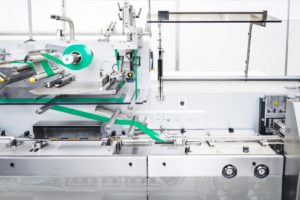 Bei Folien aus Monomaterial kommt es auf das optimale Zusammenspiel der drei Siegelparameter Druck, Temperatur und Zeit an. Nur wenn diese aufeinander abgestimmt sind, entsteht die perfekte Naht.