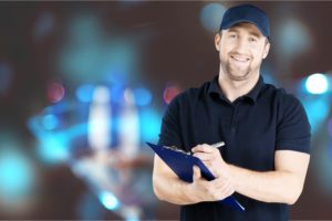 Mit einem erweiterten Service-Angebot im After Sales-Bereich unterstützt Yaskawa noch bis zum 31. August Unternehmen beim Wiederanfahren ihrer Produktion nach dem Lockdown. (Quelle: Yaskawa/Shutterstock)