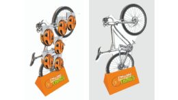 Fahrraddisplay aus Wellpappe bestückt mit Fahrradhelmen