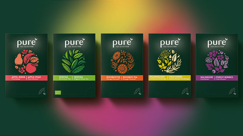 Verpackungen von Tee auf mehrfarbigen Hintergrund