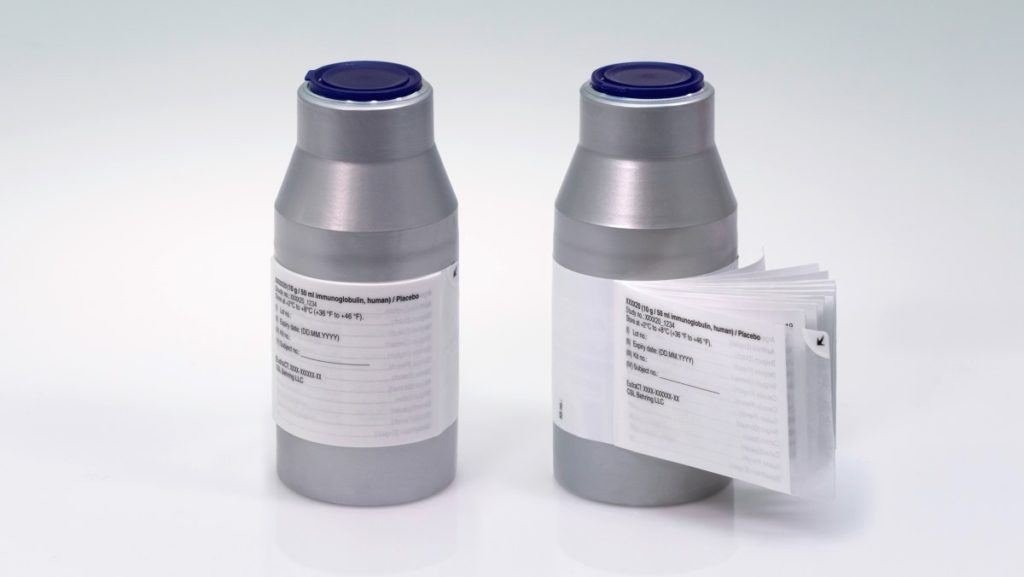 Verblindung von Vials mit Flexi-Cap und Booklet-Label