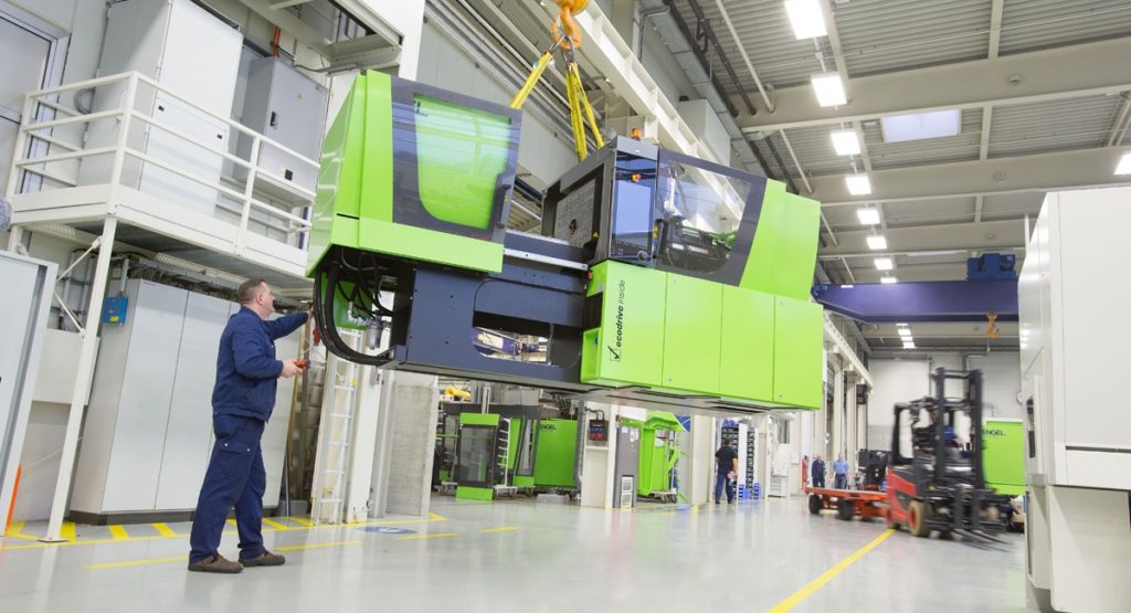 Spritzgiessmaschine von Engel in der Produktion in Schwertberg